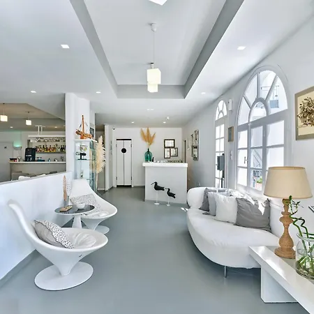 アパートホテル メルシナ エクスクルーシブ ナウサ