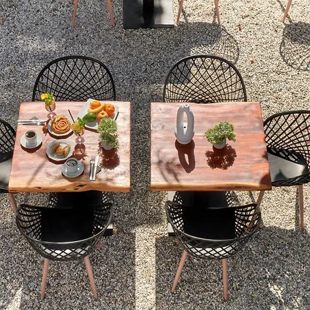 メルシナ エクスクルーシブ アパートホテル