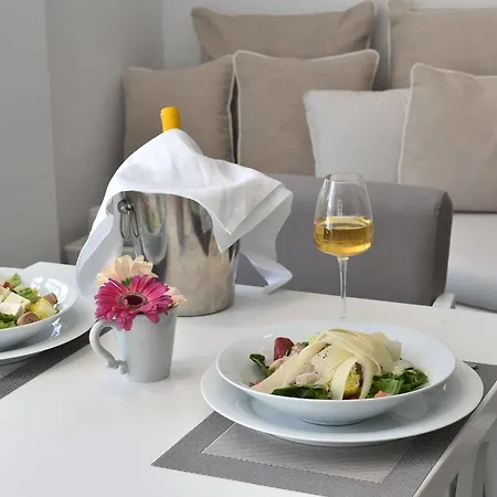 アパートホテル メルシナ エクスクルーシブ 3*